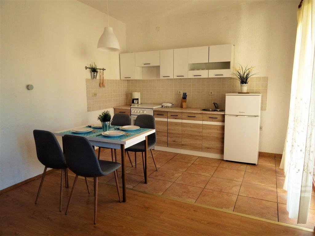 Apartments Down Town Сень Екстер'єр фото